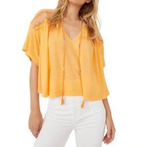 Free People Boho v-neck top with shoulder stitching. Size XS. NWT!
